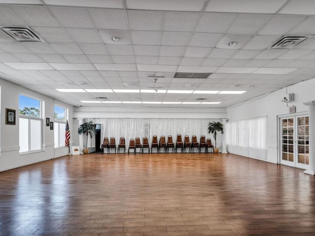 5555 Lakeshore Drive, Fort Lauderdale, FL 33312