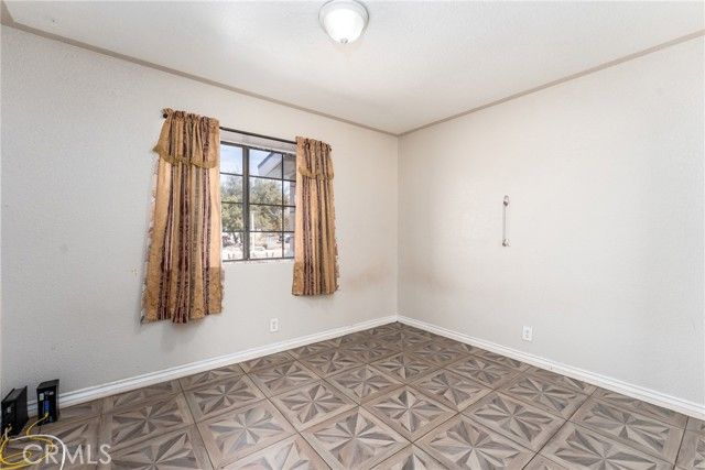 19095 Madrone Street, Hesperia, CA 92345