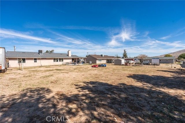 19095 Madrone Street, Hesperia, CA 92345