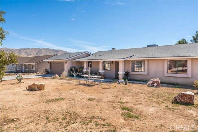 19095 Madrone Street, Hesperia, CA 92345