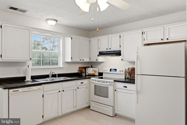 207 BANBURY TER, Winchester, VA 22601