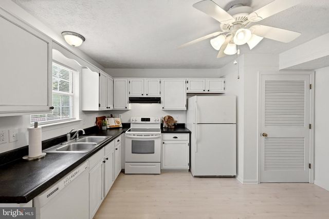 207 BANBURY TER, Winchester, VA 22601