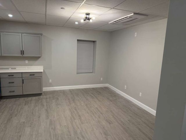 28 Douglas St 1, Worcester, MA 01603