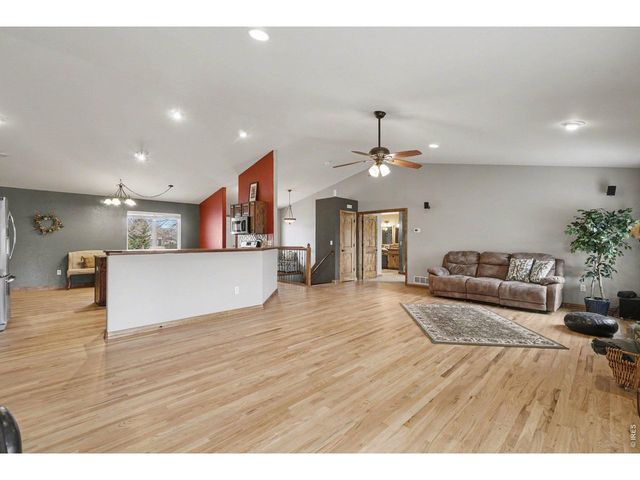 802 Waxberry Ct, Loveland, CO 80538