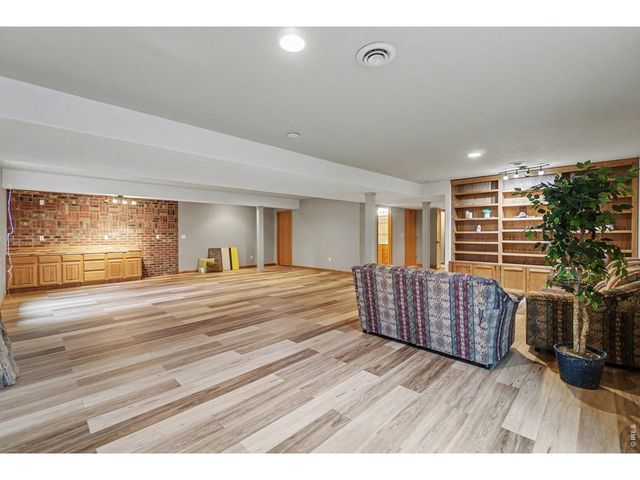 802 Waxberry Ct, Loveland, CO 80538