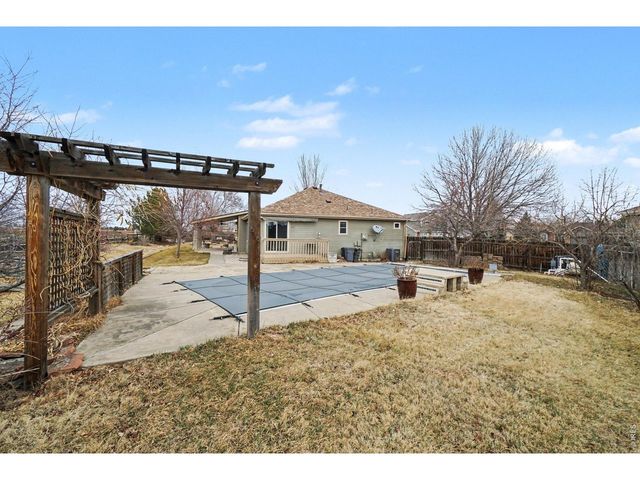 802 Waxberry Ct, Loveland, CO 80538
