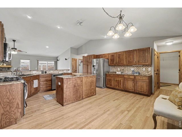 802 Waxberry Ct, Loveland, CO 80538