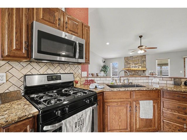 802 Waxberry Ct, Loveland, CO 80538