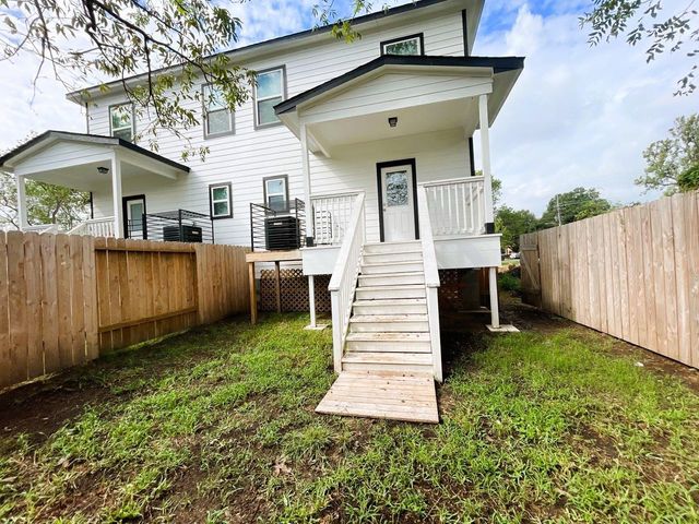 2218 Bringhurst Street B, Houston, TX 77026