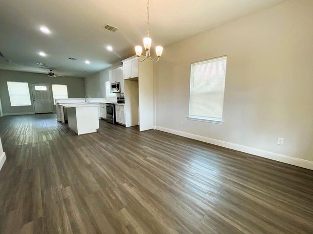 2218 Bringhurst Street B, Houston, TX 77026