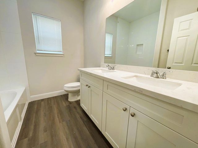 2218 Bringhurst Street B, Houston, TX 77026