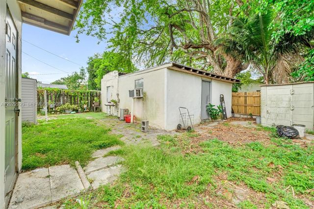 1122 NW 38th St, Miami, FL 33127