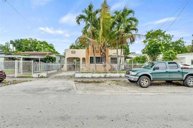 1122 NW 38th St, Miami, FL 33127