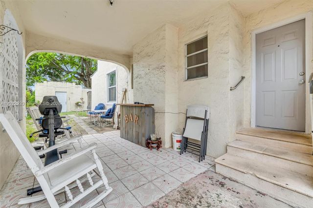 1122 NW 38th St, Miami, FL 33127