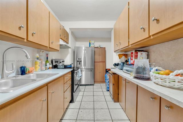 1122 NW 38th St, Miami, FL 33127