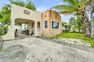 1122 NW 38th St, Miami, FL 33127
