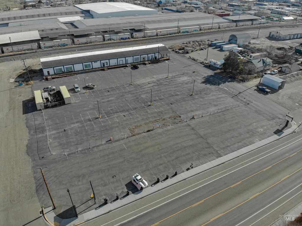 448 N Oregon Street, Ontario, OR 97914 photo 2