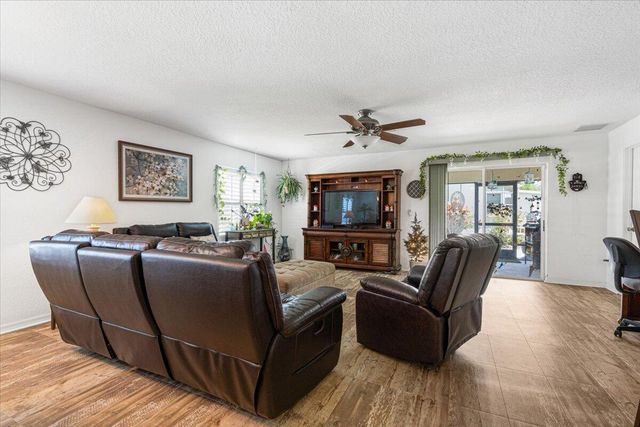12 Palo Alto Lane, Port St Lucie, FL 34952