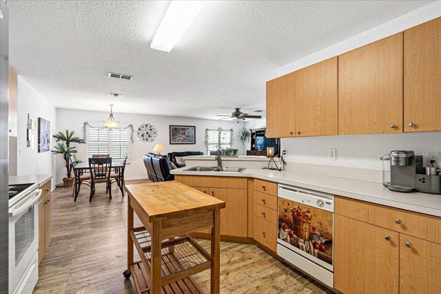12 Palo Alto Lane, Port St Lucie, FL 34952