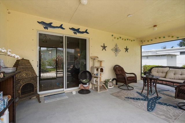 12 Palo Alto Lane, Port St Lucie, FL 34952