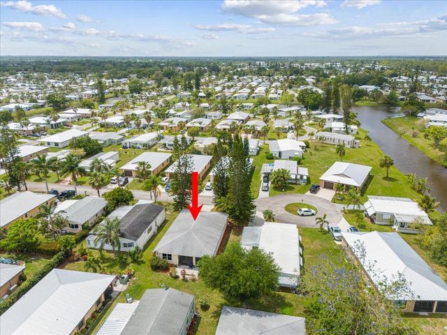 12 Palo Alto Lane, Port St Lucie, FL 34952