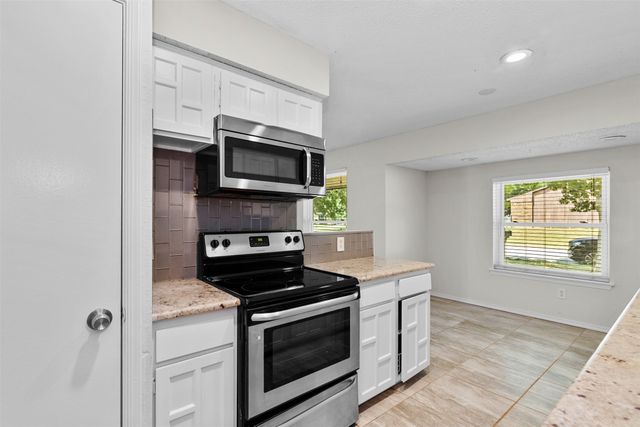 5001 Darrow Lane, Arlington, TX 76017