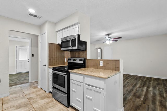 5001 Darrow Lane, Arlington, TX 76017