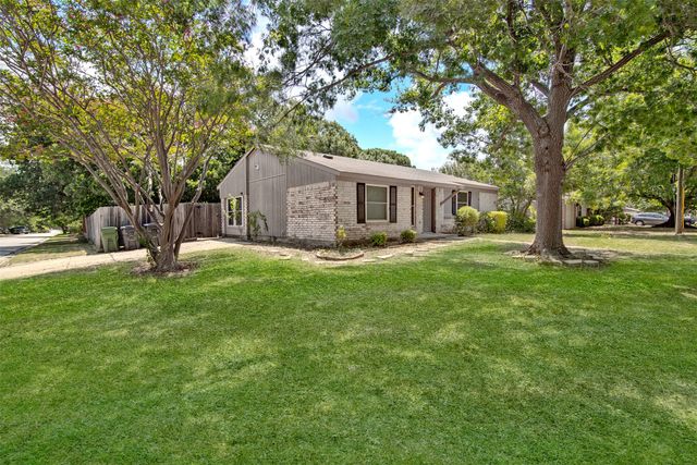 5001 Darrow Lane, Arlington, TX 76017