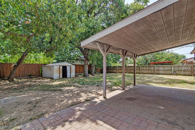 5001 Darrow Lane, Arlington, TX 76017