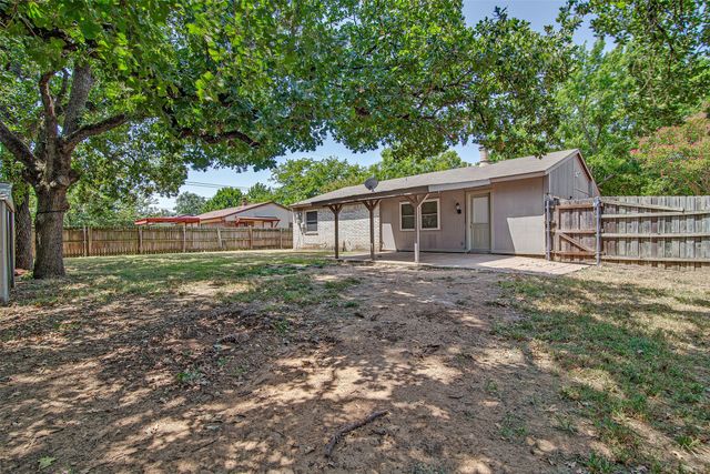 5001 Darrow Lane, Arlington, TX 76017