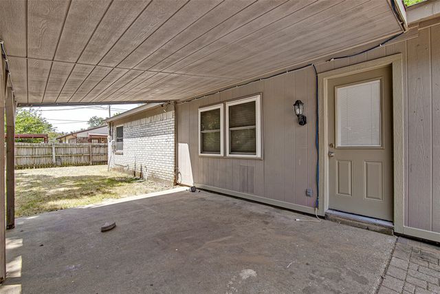 5001 Darrow Lane, Arlington, TX 76017