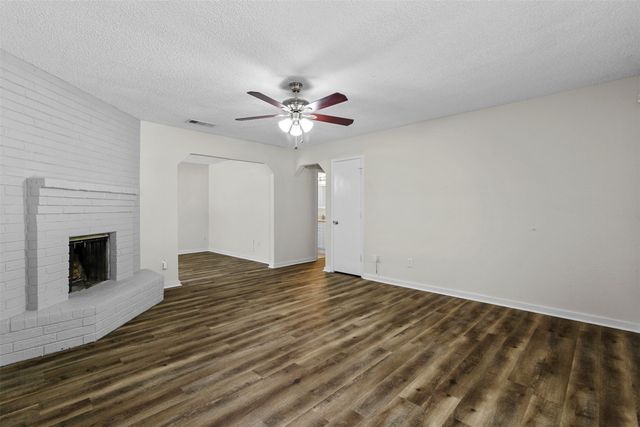 5001 Darrow Lane, Arlington, TX 76017