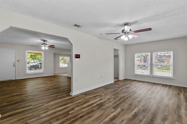 5001 Darrow Lane, Arlington, TX 76017