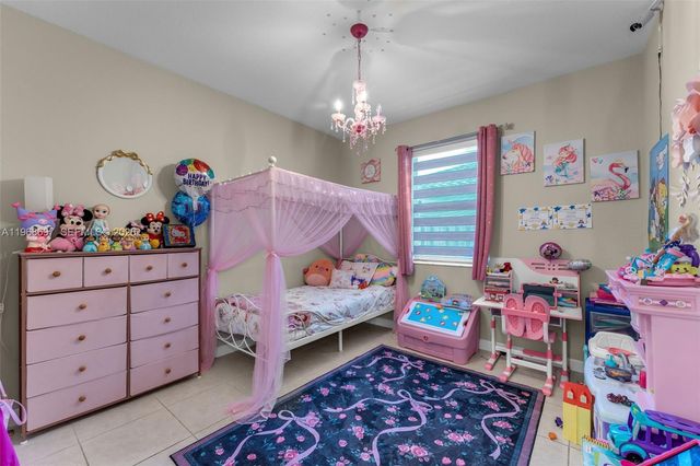 2484 SE 2nd St, Homestead, FL 33033