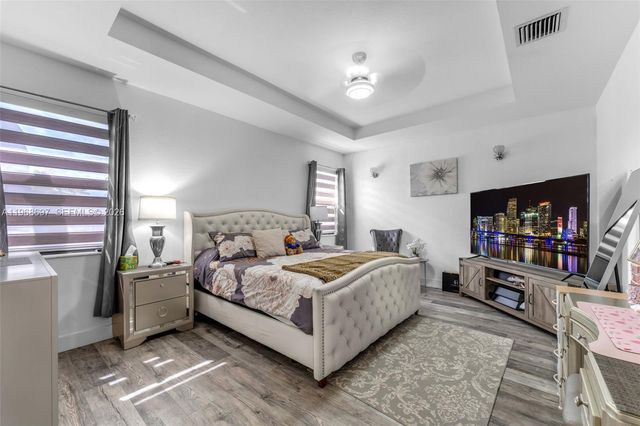 2484 SE 2nd St, Homestead, FL 33033