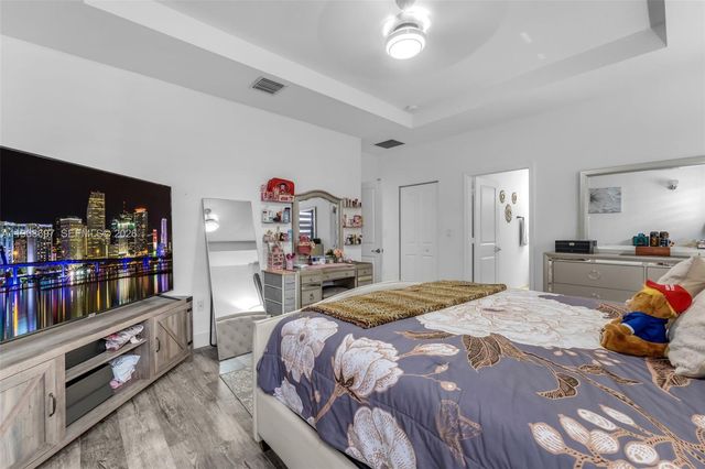 2484 SE 2nd St, Homestead, FL 33033