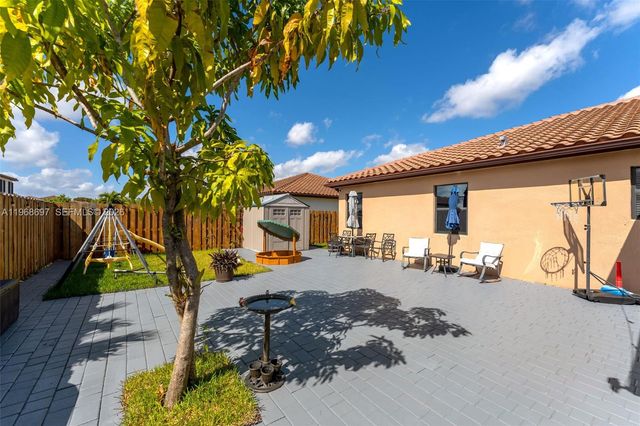 2484 SE 2nd St, Homestead, FL 33033