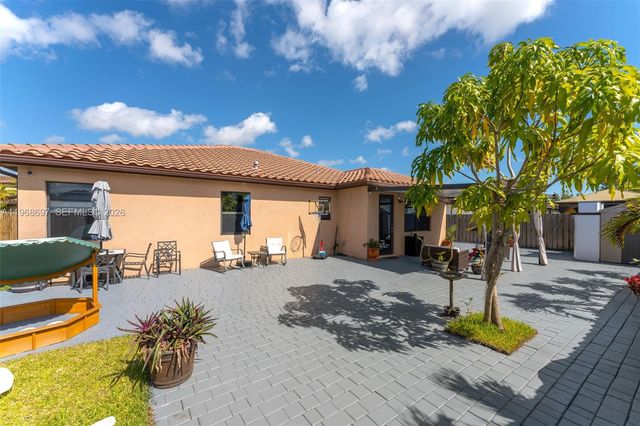 2484 SE 2nd St, Homestead, FL 33033