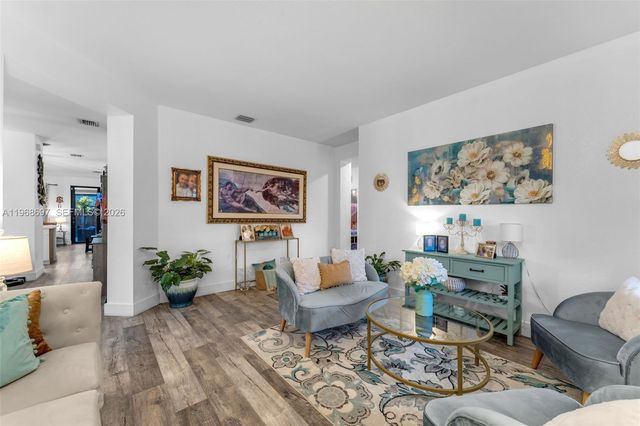 2484 SE 2nd St, Homestead, FL 33033