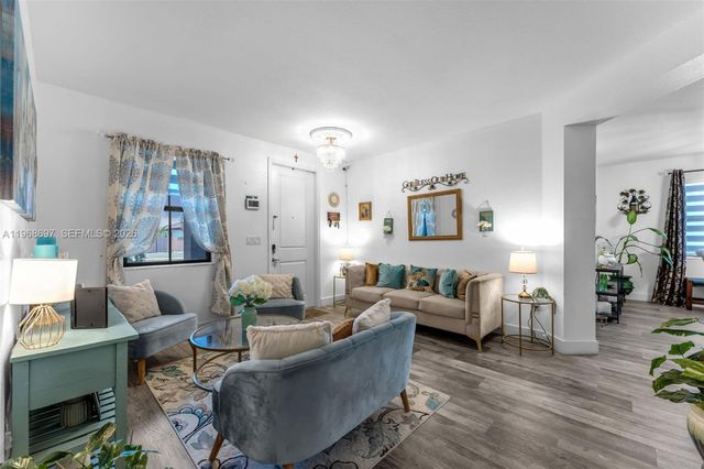 2484 SE 2nd St, Homestead, FL 33033