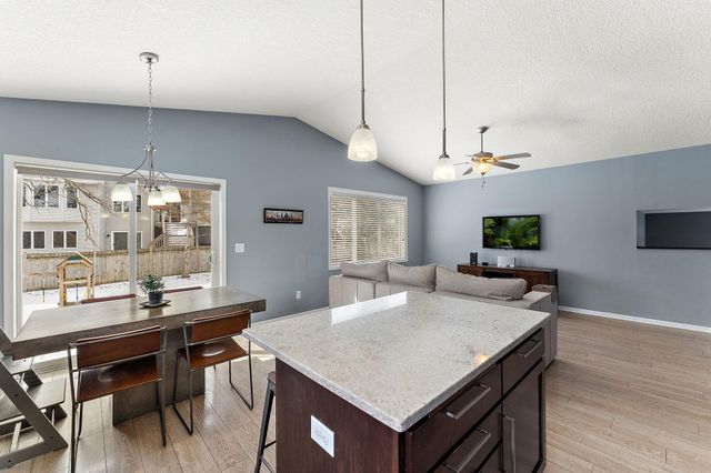 2241 7th Street N, North Saint Paul, MN 55109