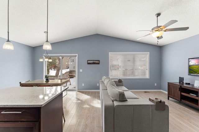 2241 7th Street N, North Saint Paul, MN 55109