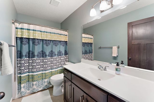 2241 7th Street N, North Saint Paul, MN 55109