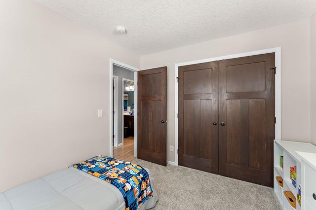2241 7th Street N, North Saint Paul, MN 55109