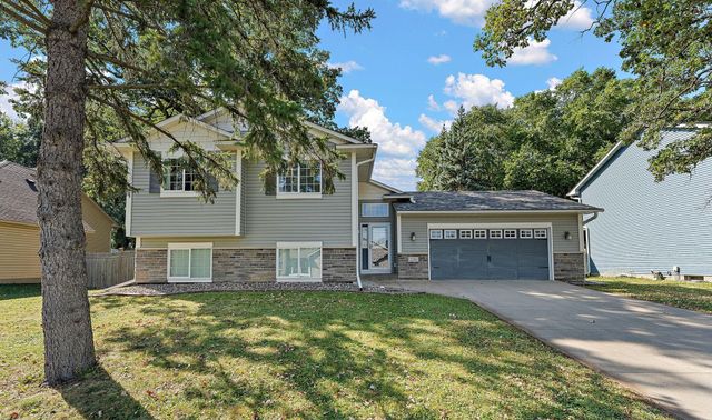 2241 7th Street N, North Saint Paul, MN 55109