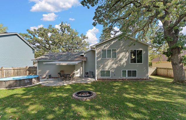 2241 7th Street N, North Saint Paul, MN 55109