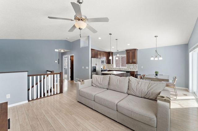 2241 7th Street N, North Saint Paul, MN 55109
