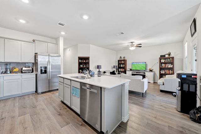 10105 Sunnyview Lane, Aubrey, TX 76227