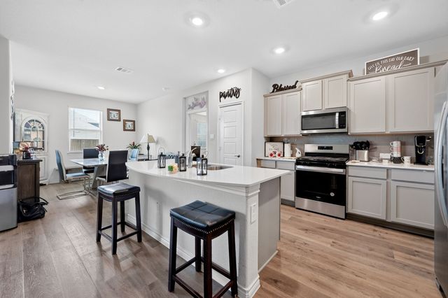 10105 Sunnyview Lane, Aubrey, TX 76227