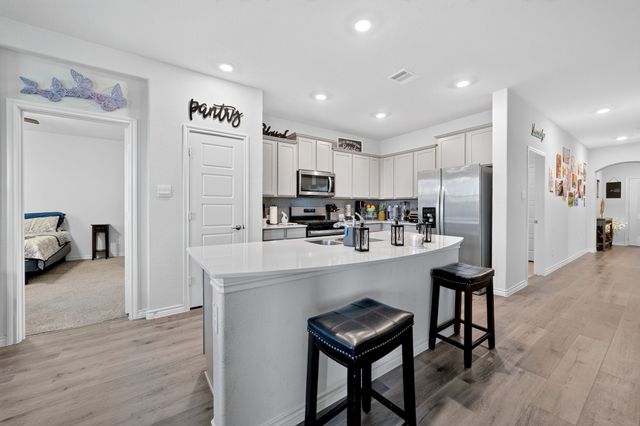 10105 Sunnyview Lane, Aubrey, TX 76227